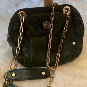 - Stunning Tory bag. Authentic. Hunter green. Can wear multiple ways.